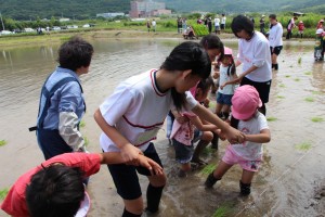 中学生とたんぼいん